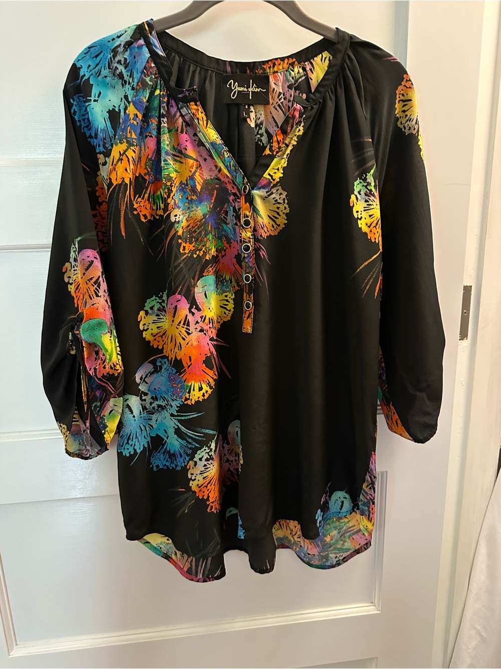 Yumi Kim Black Multicolor Floral V-Neck Blouse